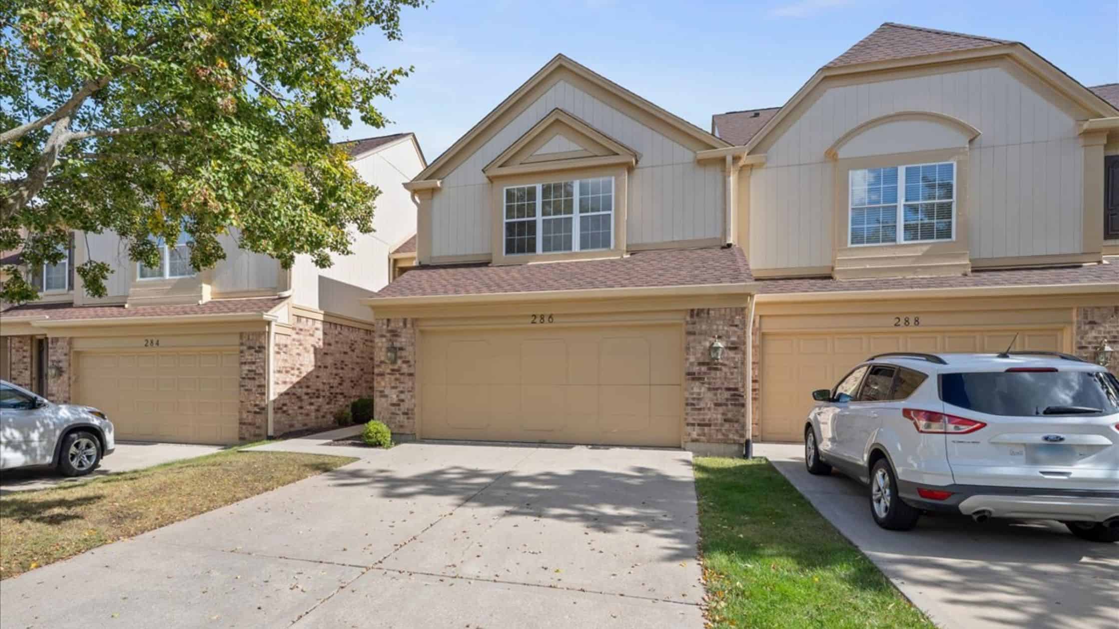 286 Lorraine Cir, Bloomingdale, IL 60108